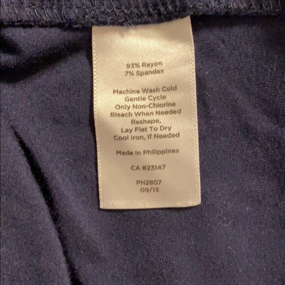 Women Talbots Navy Rayon Blend V-Neck with 3/4 Sleeves Small - Picture 6 of 6